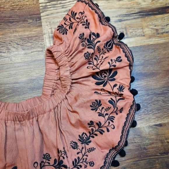 Umgee Med Embroidered off shoulder ruffle black pompom trim - Picture 12 of 15